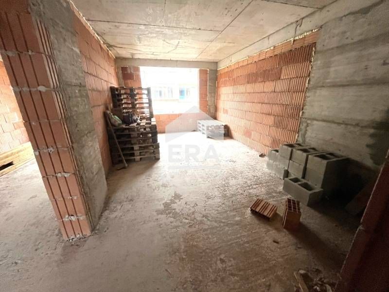 Тристаен апартамент за продажба, в новострояща се бутикова сграда, рай