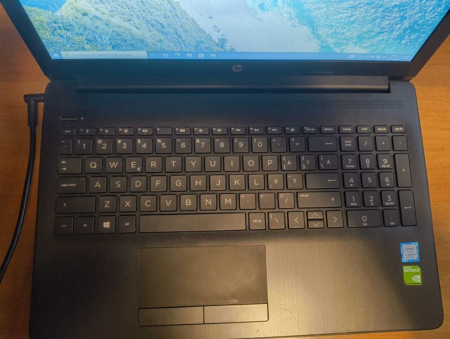 Laptop HP .Intel i5 8th gen . 240GB SSD . Nvidia 130mx 4GB . 8GB DDR4.