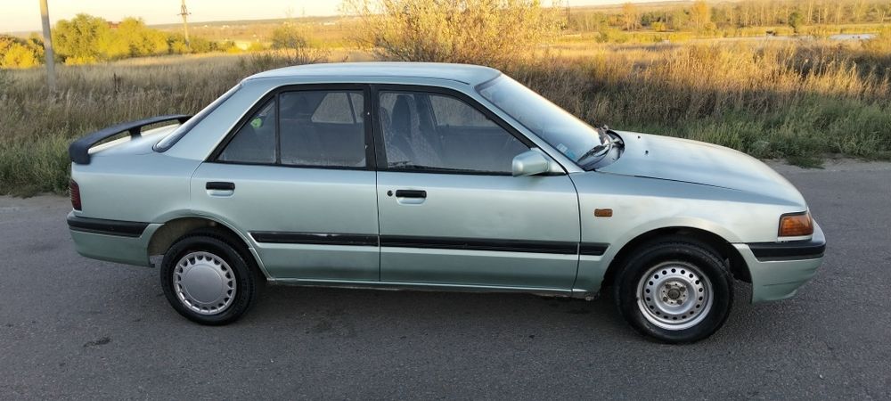 Продам Мазду 323