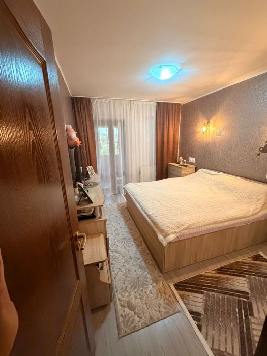 Închiriez apartament bucium