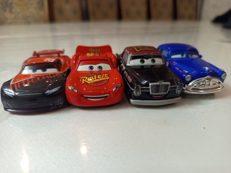 Фигурки Mattel машин тачки