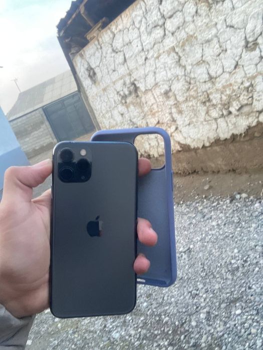 Iphone 11 pro 
Aybi ekran qoyish kere
Face tt boridi
Xotira 64 
Yomkst
