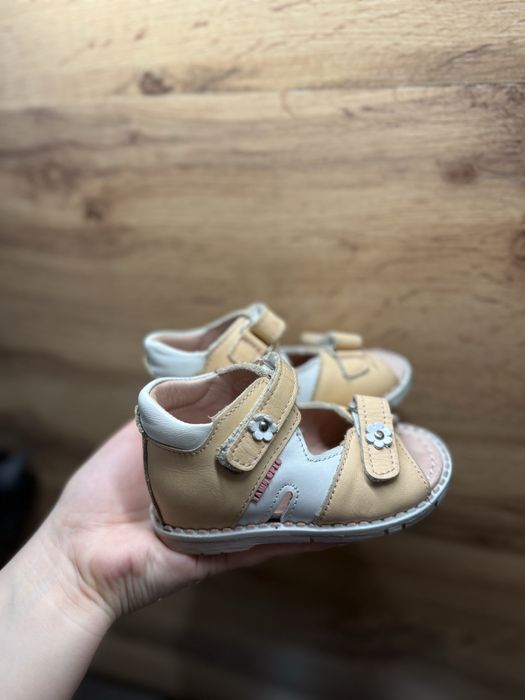 Продам детскую ортопедическую обувь для девочки