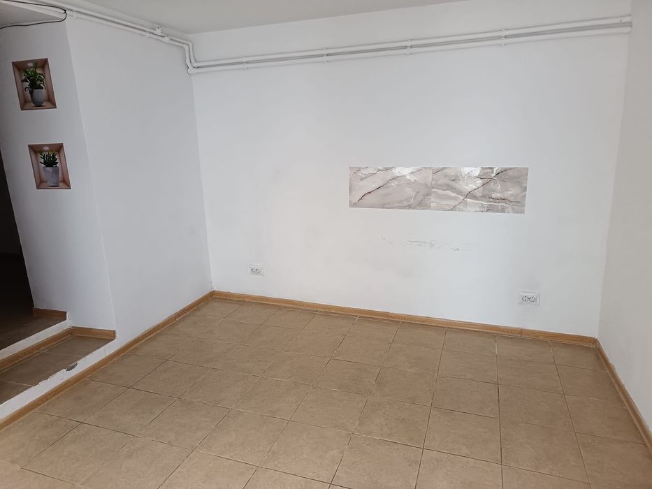 Inchiriez birouri ,2 camere, 25,6 mp,zona ultracentrala