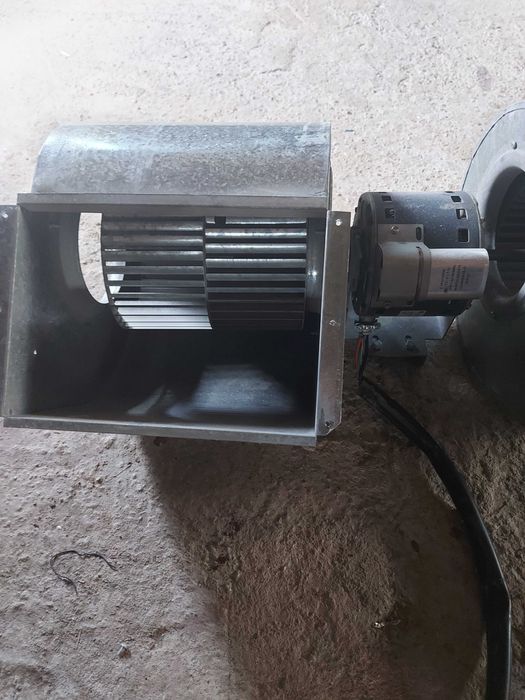 Vand 2 buc ventilatoare ventiloconvectoare cu placile electronice.