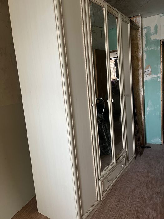 Шкаф и и два дивана