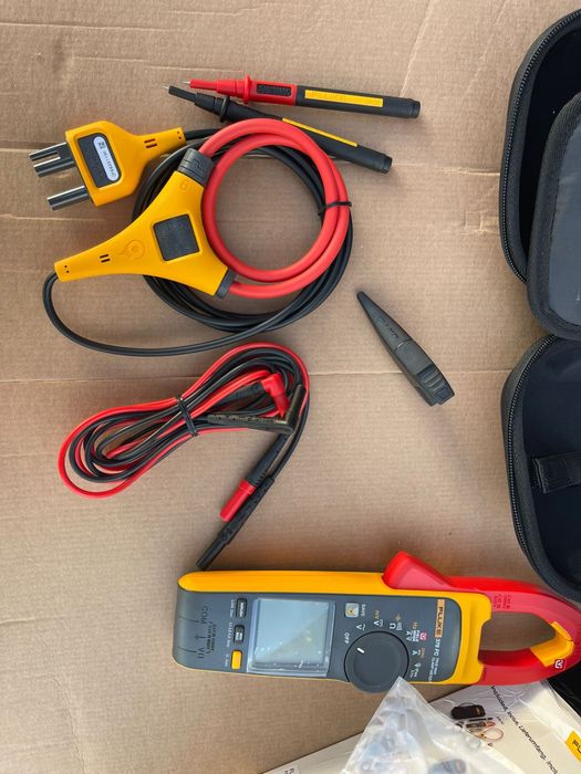 Fluke 378 FC cleste ampermetric -nou , lichidare stoc