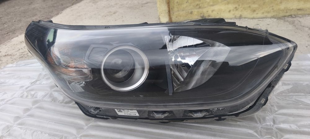 Фара правая Киа Сид Комфорт 92102J7001