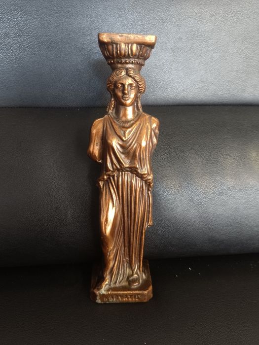Бронзова статуя (Кариатида)Kapyatie Caryatid