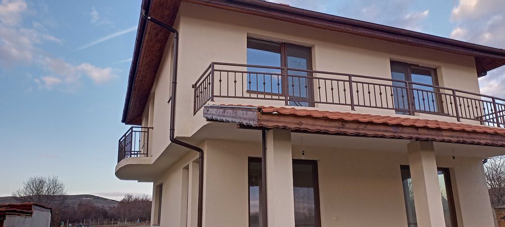 Парапети от метал ,  и алуминии за тераси и стълбища