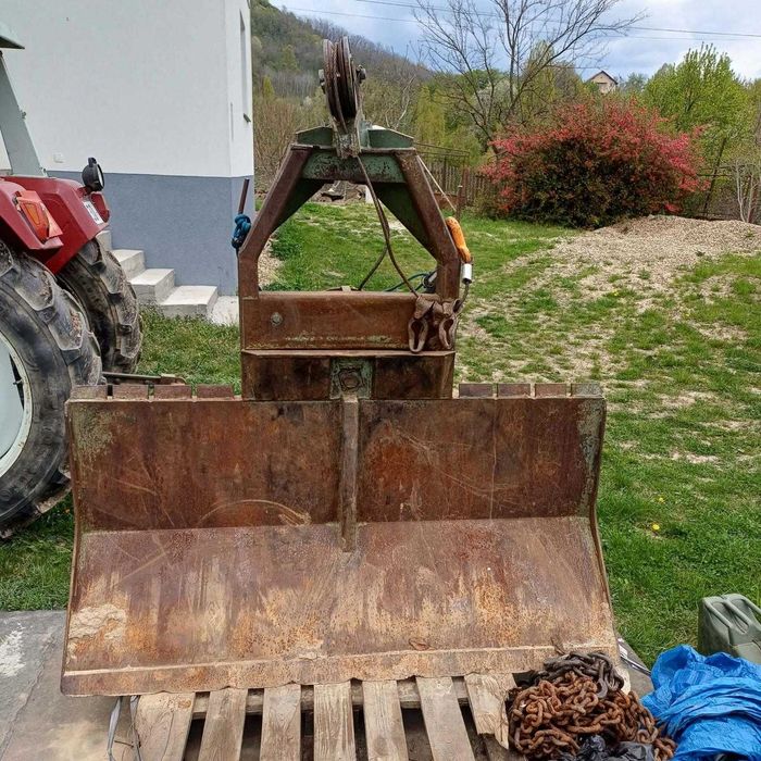 Vand Tractor cu utilaje