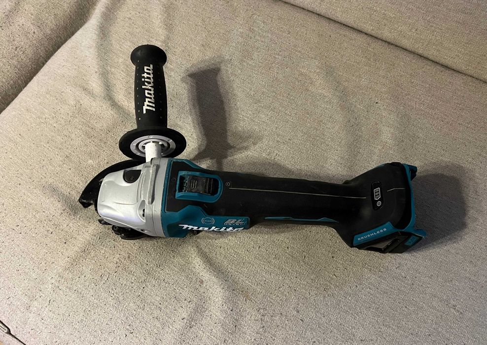 Polizor unghiular Makita DGA506 18V Brushless 125mm