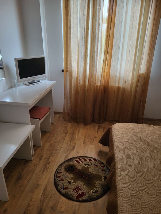 Cazare muncitori și turism.