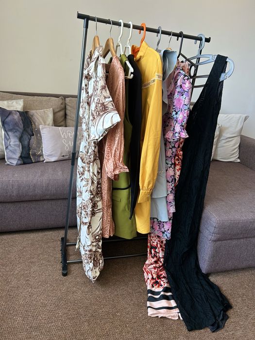 Рокли с етикети или обличани веднъж