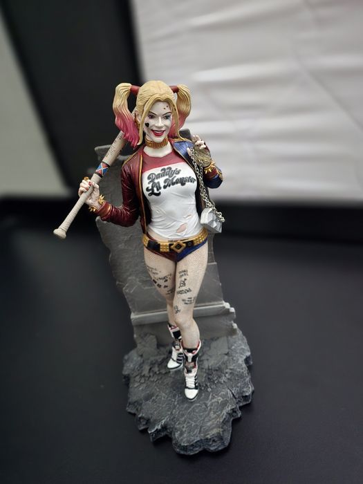Statuetă Harley Quinn originală DC Comics – Diamond Select (DST