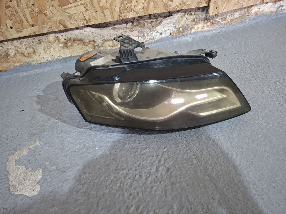 Far dreapta Audi A4 b8 xenon d3s