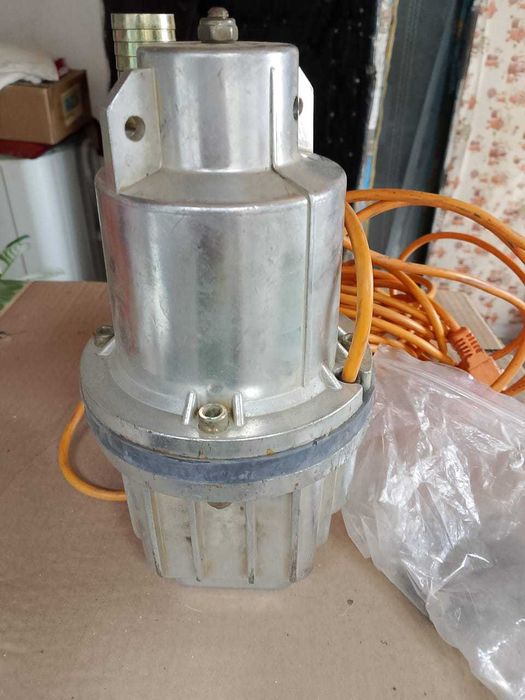 Продам насос погружной