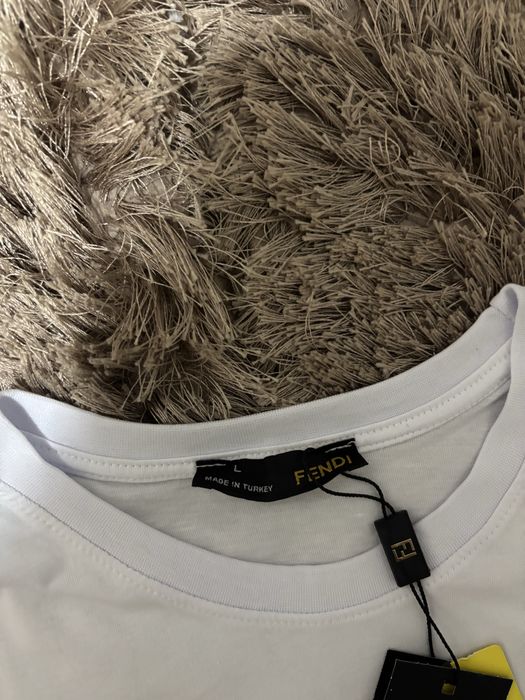 Tricou Fendi Roma – Alb cu mâneci monogramă FF – Mărimea L (Nou cu etichetă)