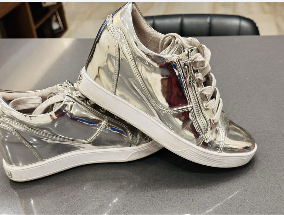 Nike,, Geox,  Merell, replay, g star, guess, michael kors