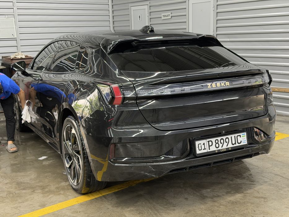 Zeekr 001 dual mator 3.8 s