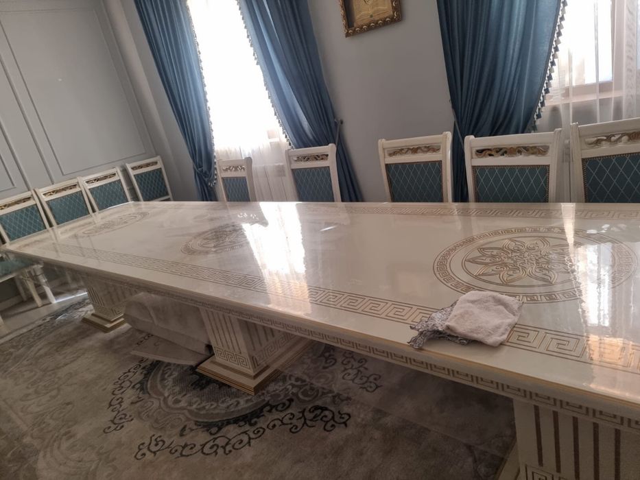 Срочнна продам стол 5 м