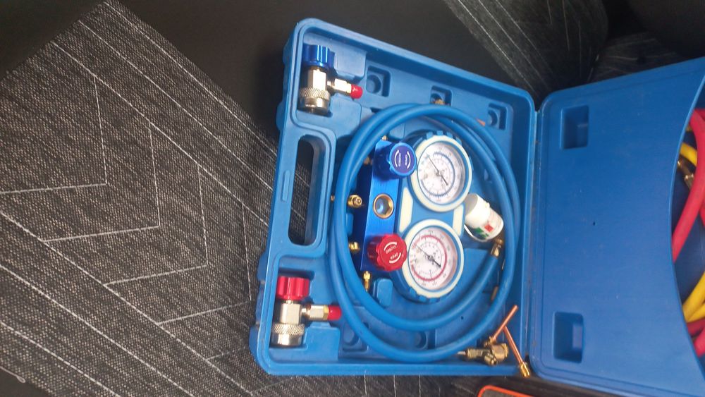 Продам комплект инструментов