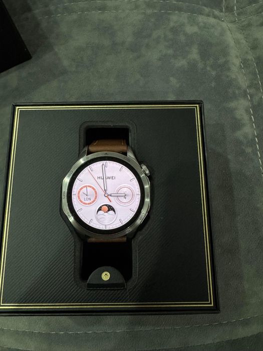 Apple watch 5  и huawei watch gt4