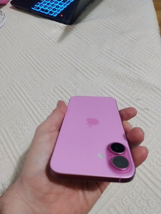 Vând iPhone 16 Plus