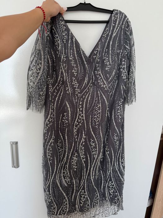 Официална сива рокля