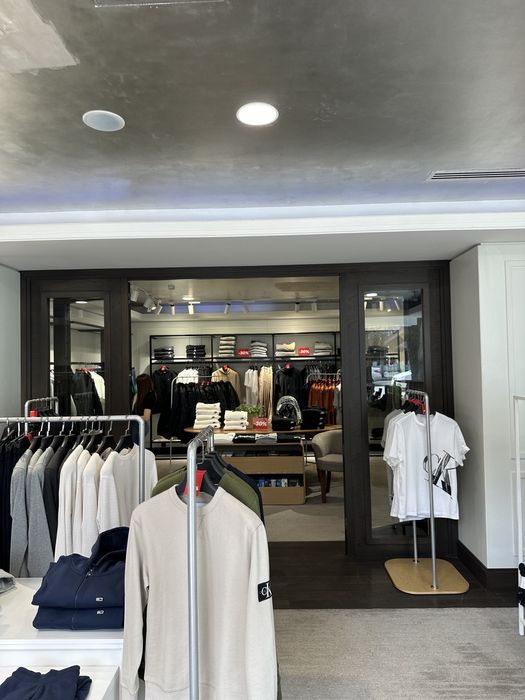 Продается готовый магазин одежды