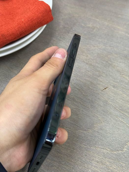 Продам айфон 12 про