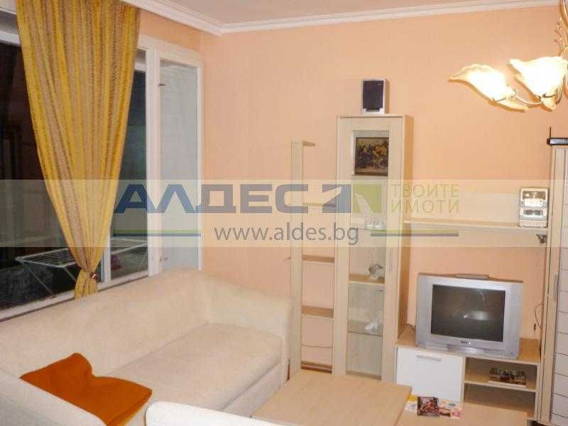 Дава се под наем Двустаен апартамент в София, Център - 75 кв.м за 598.23 € - Снимка #2