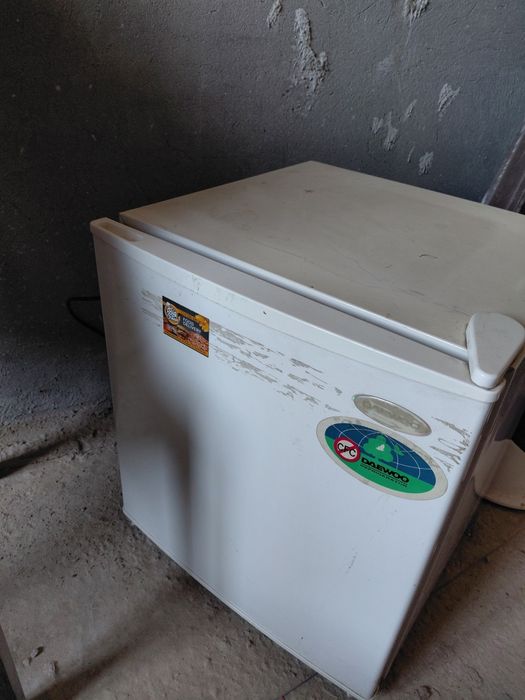 Холодильник маленький