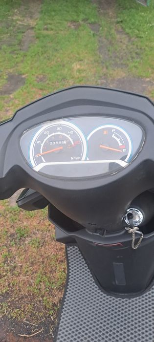 Продам скутер м8.