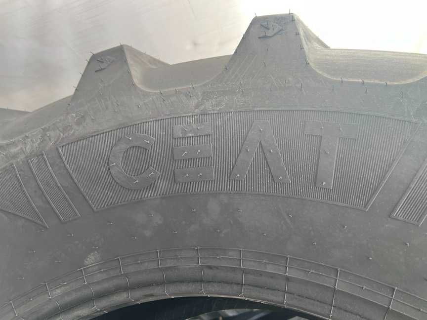 Anvelope noi radiale 580/70R38 pentru tractor spate marca CEAT