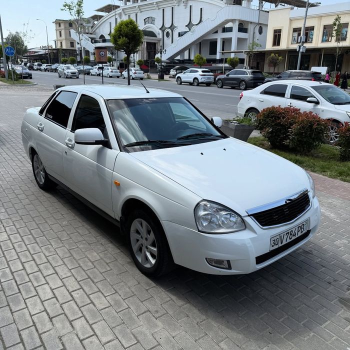 Lada  PRIORA 2013