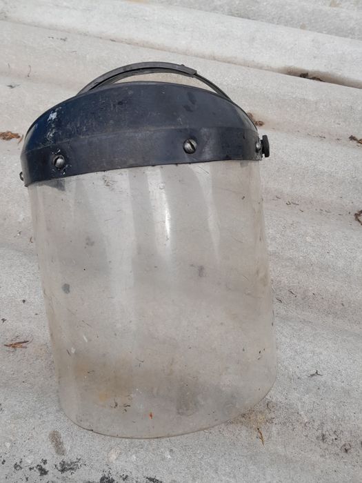 Щиток защитный .