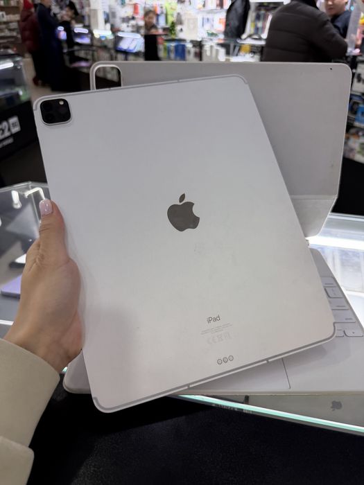 iPad Pro 12.9 М1 512gb 96% sim с клавиатурой