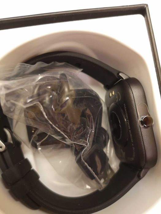 Часовник Smartwatch Maxcom *Чисто нов