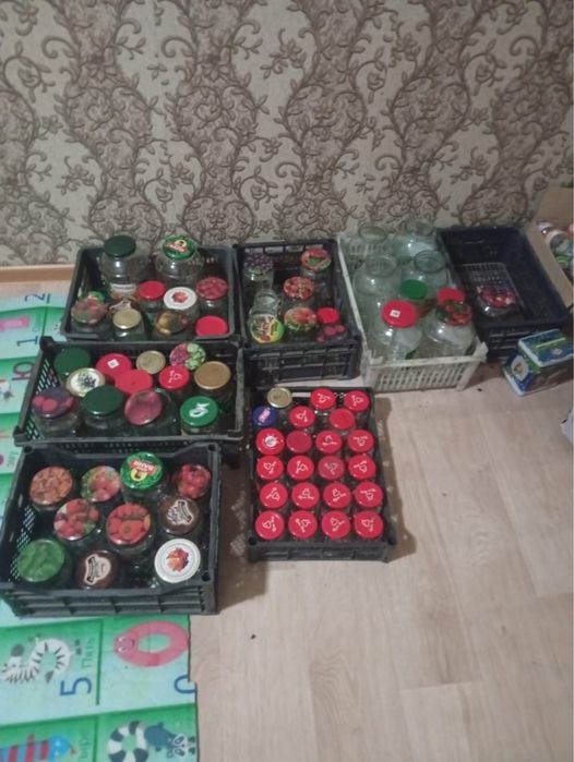 Продам банки, за все 2 000 тг