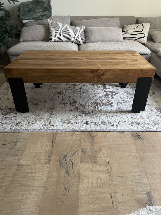 Масивна Холна Маса - дърво и метал.