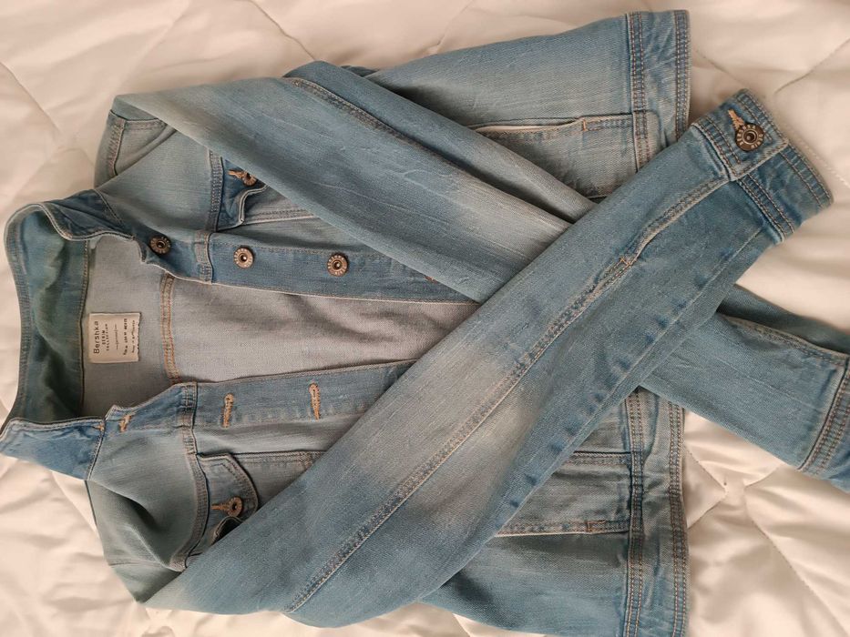 Geaca denim, marime M, Bershka