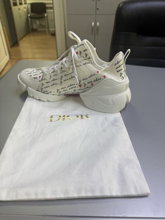 Продам кроссовки оигирал Диор рамер 39