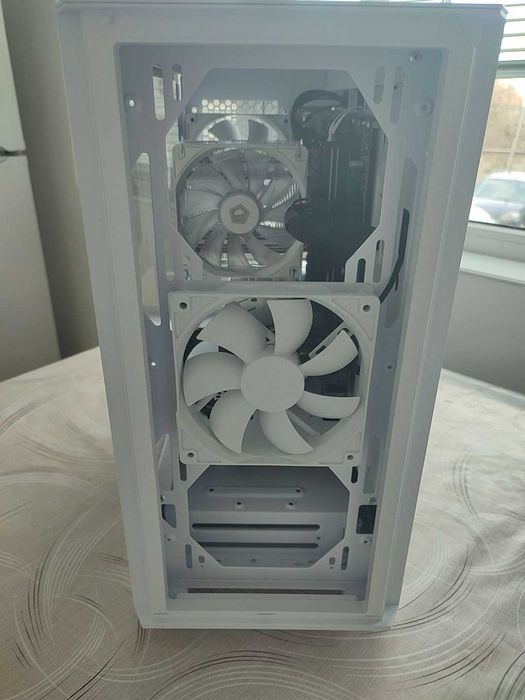 Компютър Ryzen 5 / B450 / 16GB RAM / SSD / RX 570 / Гаранция