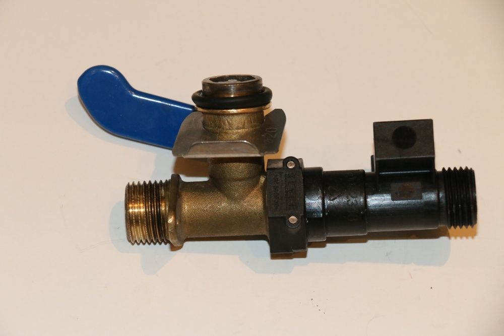 Ansamblu Fluxostat debitmetru centrala Ferroli si robinet alimentare