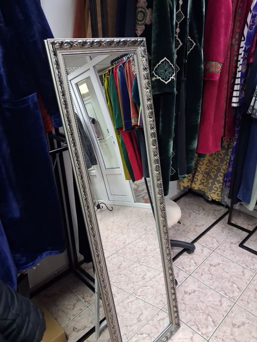 Продам напольное зеркало