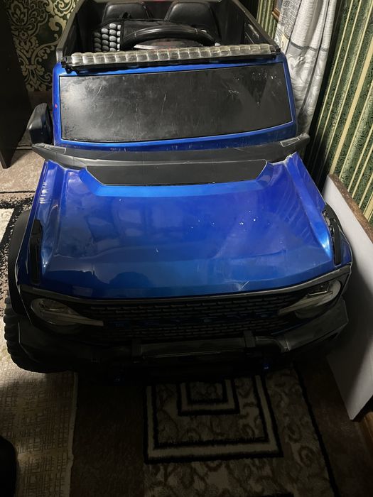 Детский электромобил сотилади!