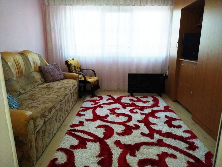 Închiriez garsonieră