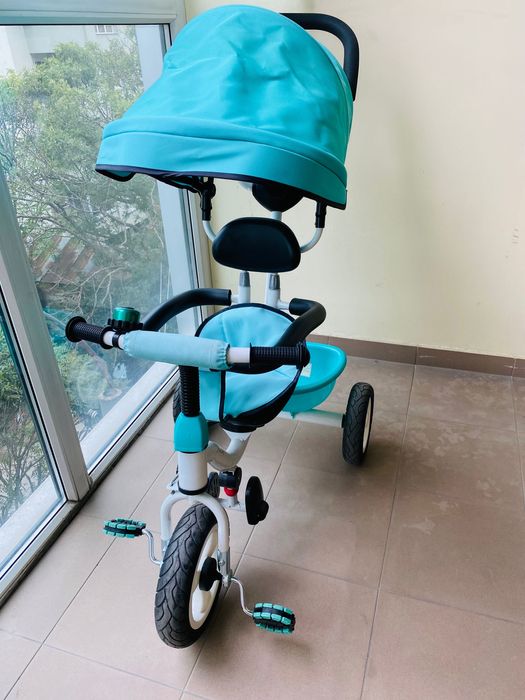 Триколка със сенник