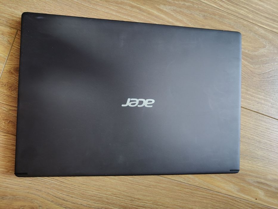 Laptop Acer / 15,6"/ i5 gen 10/ 4 GB RAM/ ssd 256 GB/